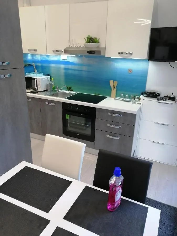Apartment Rose By The Beach & Tennis Courts Split 0*,  Kroatien