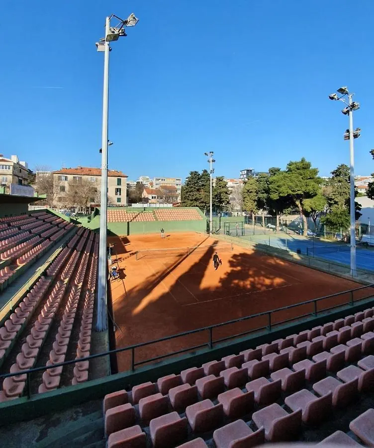 Apartment Rose By The Beach & Tennis Courts Spalato